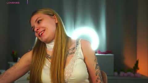 Snapshot of colettaelsensohn chatting on April 2026 02:15:01 PM Jenny online show from April 2026 02:15:01 PM