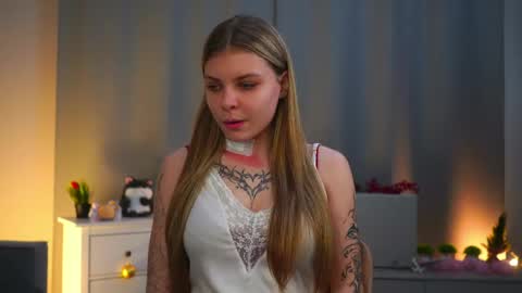 Snapshot of colettaelsensohn chatting on April 2026 01:52:01 PM Jenny online show from April 2026 01:52:01 PM