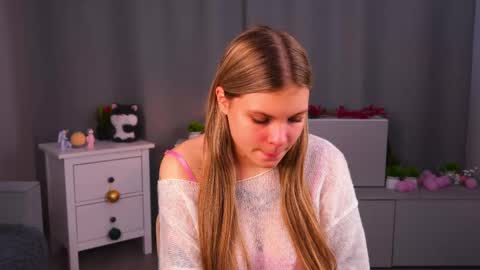 Snapshot of colettaelsensohn chatting on April 2026 02:04:02 PM Jenny online show from April 2026 02:04:02 PM