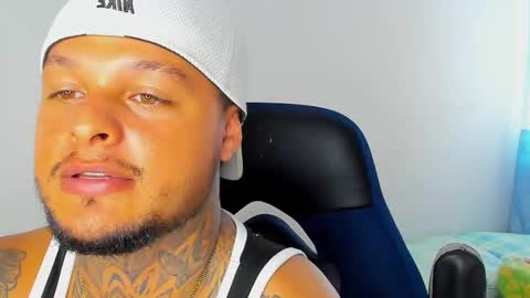 Snapshot of colin_fox1 chatting on March 2026 05:38:01 PM colin_fox1 online show from March 2026 05:38:01 PM