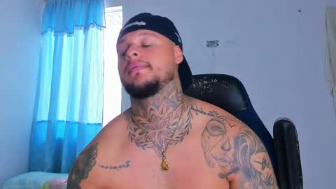 Snapshot of colin_fox1 chatting on April 2026 04:12:02 PM colin_fox1 online show from April 2026 04:12:02 PM