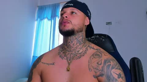 Snapshot of colin_fox1 chatting on April 2026 03:37:01 PM colin_fox1 online show from April 2026 03:37:01 PM