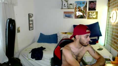 Snapshot of colinlatinbrown chatting on February 2025 08:31:01 PM IG  online show from February 2025 08:31:01 PM