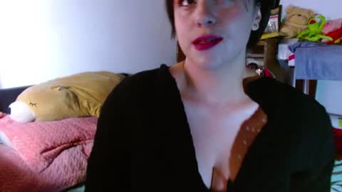 Snapshot of collette_beaufoy chatting on June 2026 06:11:01 AM Collette online show from June 2026 06:11:01 AM