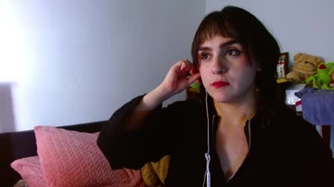 Snapshot of collette_beaufoy chatting on June 2026 07:10:01 AM Collette online show from June 2026 07:10:01 AM