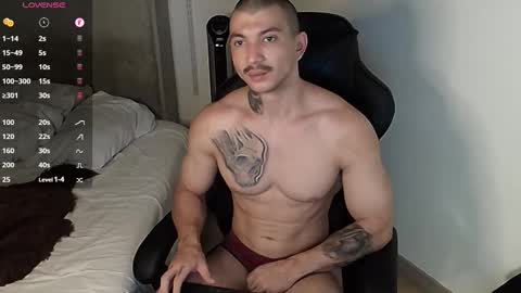 Snapshot of colombianmuscle8 chatting on February 2025 03:31:01 AM colombianmuscle8 online show from February 2025 03:31:01 AM