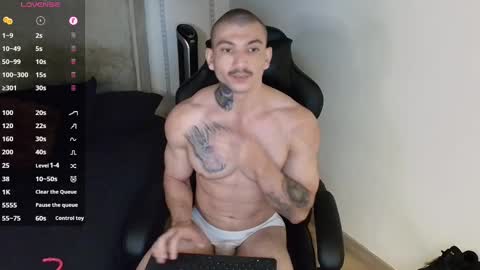 Snapshot of colombianmuscle8 chatting on February 2025 03:31:02 AM colombianmuscle8 online show from February 2025 03:31:02 AM