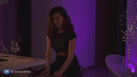 Laura online show from December 2024 11:19:02 PM