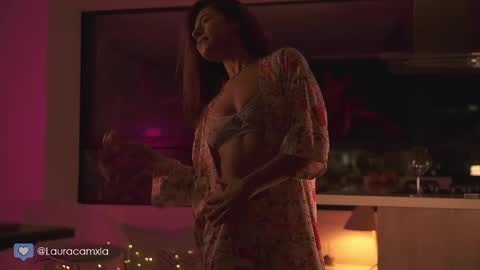 Laura online show from February 2025 03:18:02 AM