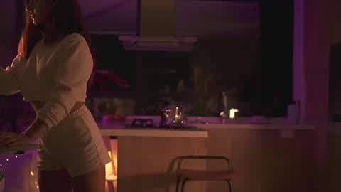 Laura online show from February 2025 02:56:01 AM