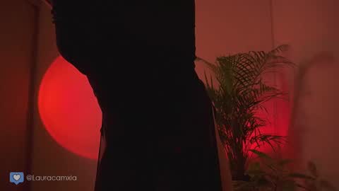 Laura online show from March 2025 03:13:02 AM