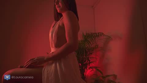 Laura online show from March 2025 03:29:02 AM