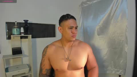 Snapshot of coltonmassif_ chatting on December 2024 06:44:02 AM coltonmassif_ online show from December 2024 06:44:02 AM