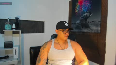 Snapshot of coltonmassif_ chatting on December 2024 10:04:02 AM coltonmassif_ online show from December 2024 10:04:02 AM