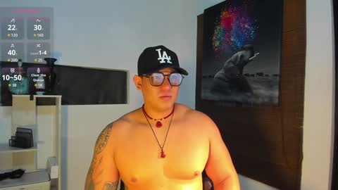 Snapshot of coltonmassif_ chatting on January 2025 08:17:01 AM coltonmassif_ online show from January 2025 08:17:01 AM