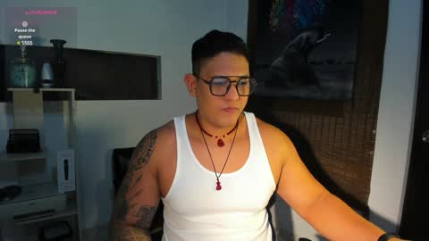 Snapshot of coltonmassif_ chatting on January 2025 07:25:01 AM coltonmassif_ online show from January 2025 07:25:01 AM