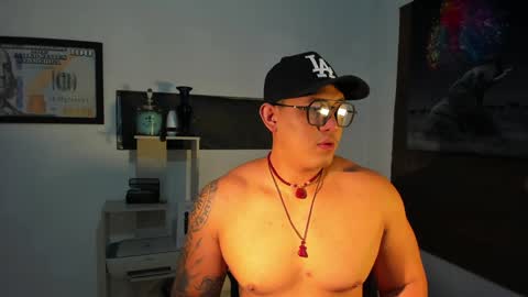 Snapshot of coltonmassif_ chatting on January 2025 09:35:01 AM coltonmassif_ online show from January 2025 09:35:01 AM