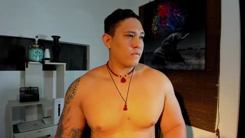 Snapshot of coltonmassif_ chatting on January 2025 08:52:01 AM coltonmassif_ online show from January 2025 08:52:01 AM