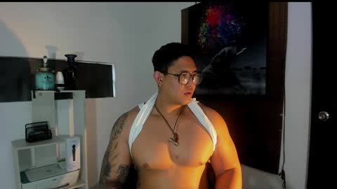 Snapshot of coltonmassif_ chatting on January 2025 10:18:01 PM coltonmassif_ online show from January 2025 10:18:01 PM