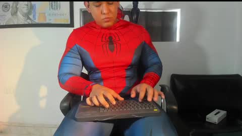 Snapshot of coltonmassif_ chatting on January 2025 04:38:01 PM coltonmassif_ online show from January 2025 04:38:01 PM