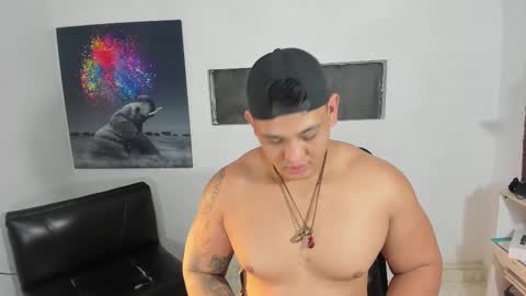 Snapshot of coltonmassif_ chatting on February 2025 12:30:02 AM coltonmassif_ online show from February 2025 12:30:02 AM