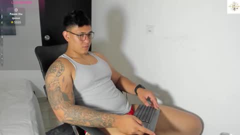 Snapshot of coltonmassif_ chatting on October 2025 03:47:01 AM coltonmassif_ online show from October 2025 03:47:01 AM