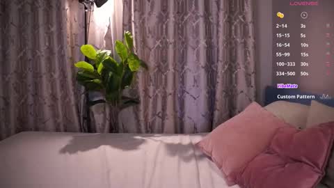 Snapshot of come_in_bed chatting on February 2026 01:59:01 PM Audrey online show from February 2026 01:59:01 PM