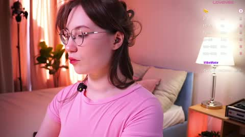 Snapshot of come_in_bed chatting on April 2026 01:31:01 PM Audrey online show from April 2026 01:31:01 PM