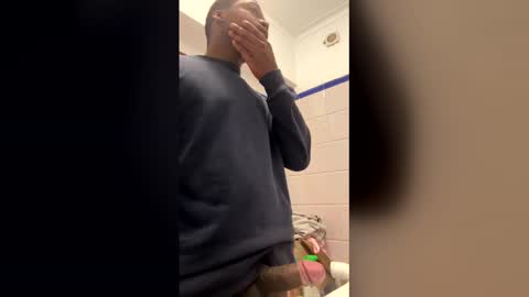 Snapshot of comedorderua4 chatting on March 2026 01:39:01 PM comedorderua4 online show from March 2026 01:39:01 PM