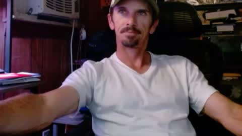 Snapshot of comic_king27 chatting on June 2026 02:00:01 AM Nelson or ComicKing and sometime Peachy143 online show from June 2026 02:00:01 AM