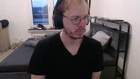 Snapshot of commanderchip chatting on October 2025 06:10:01 AM commanderchip online show from October 2025 06:10:01 AM