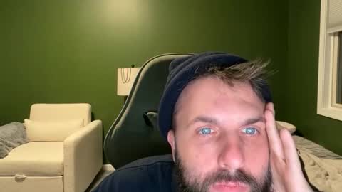 Snapshot of concentralized chatting on December 2025 11:45:01 PM Matt online show from December 2025 11:45:01 PM