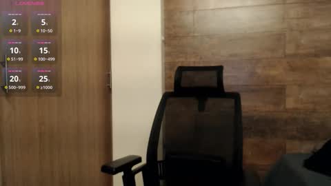 connor_h1 online show from October 2025 02:10:01 AM