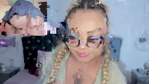 Snapshot of conny_curly chatting on May 2026 04:04:02 PM Conny online show from May 2026 04:04:02 PM