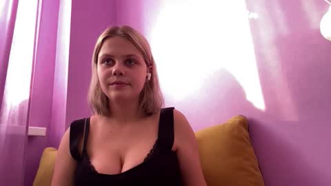 Snapshot of constancecovil chatting on March 2026 01:28:02 PM Viktorina online show from March 2026 01:28:02 PM