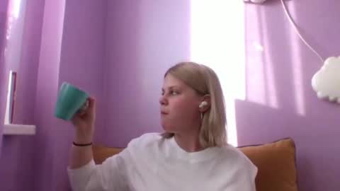 Snapshot of constancecovil chatting on March 2026 01:03:01 PM Viktorina online show from March 2026 01:03:01 PM