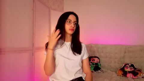 coochyy online show from October 2025 10:01:01 AM