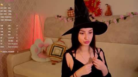 coochyy online show from October 2025 10:05:02 AM