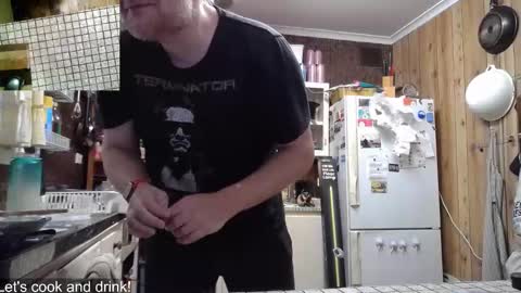 Snapshot of cookieliquor chatting on September 2025 09:15:01 PM Cookie - I do cooking streams occasionally. Next stream  online show from September 2025 09:15:01 PM