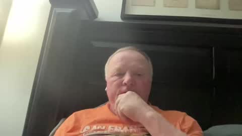 Snapshot of cookoosnest chatting on December 2024 05:02:01 AM cookoosnest online show from December 2024 05:02:01 AM