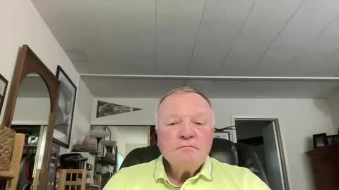 Snapshot of cookoosnest chatting on January 2025 12:46:01 AM cookoosnest online show from January 2025 12:46:01 AM