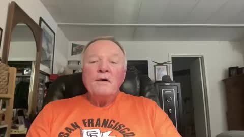 Snapshot of cookoosnest chatting on March 2025 03:59:02 AM cookoosnest online show from March 2025 03:59:02 AM