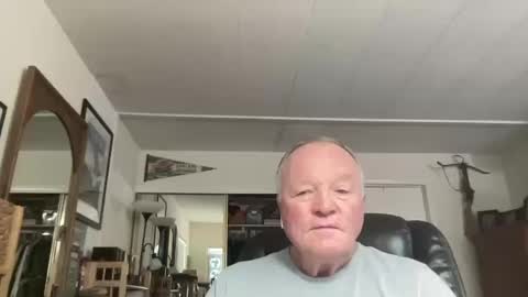 Snapshot of cookoosnest chatting on October 2025 03:11:01 PM cookoosnest online show from October 2025 03:11:01 PM