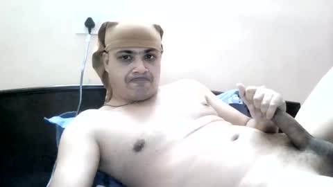 Snapshot of cool_breeze09 chatting on May 2026 01:33:02 AM Cool Breeze09 online show from May 2026 01:33:02 AM