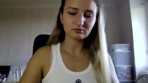 cora_fora online show from September 2025 07:30:01 AM