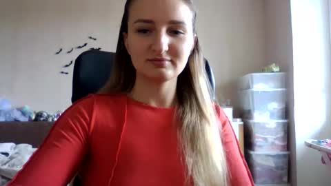 cora_fora online show from October 2025 08:56:02 AM