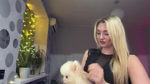 Snapshot of corabau chatting on April 2026 03:46:01 PM Anny online show from April 2026 03:46:01 PM