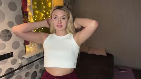 Snapshot of corabau chatting on April 2026 04:34:01 PM Anny online show from April 2026 04:34:01 PM