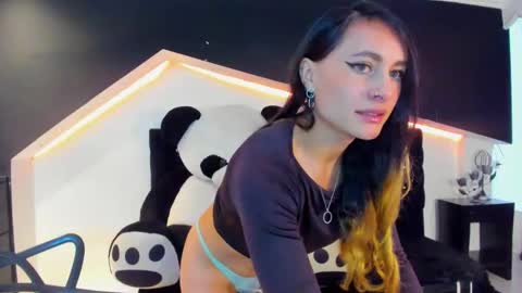 Coral  online show from January 2025 01:28:01 PM