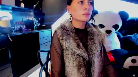 Coral  online show from February 2025 12:05:02 PM